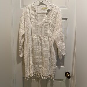 Gianni Bini White Textured Tunic cover up